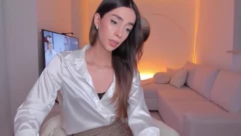 Snapshot of emmacorrea chatting on October 2025 12:29:01 AM Emma voger online show from October 2025 12:29:01 AM