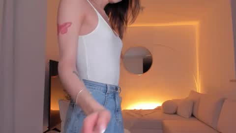 Snapshot of emmacorrea chatting on October 2025 04:05:02 AM Emma voger online show from October 2025 04:05:02 AM