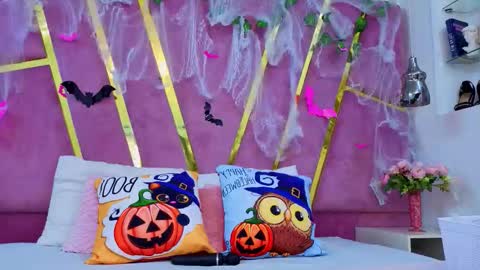 emma cortez online show from October 2025 11:55:02 AM