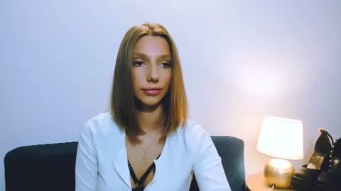 Snapshot of emmadesire chatting on November 2025 04:01:02 PM emmadesire online show from November 2025 04:01:02 PM