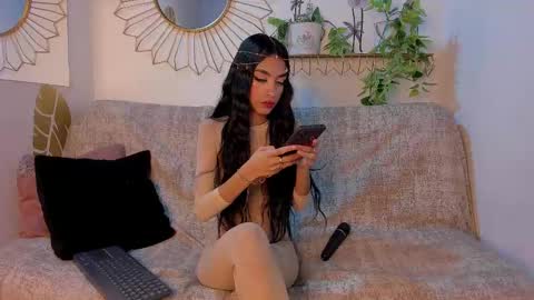 Emma Duque online show from November 2025 07:49:02 PM