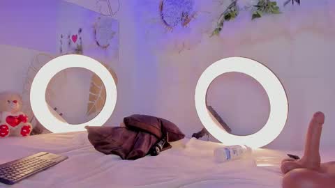 Emma Duque online show from November 2025 10:58:02 PM