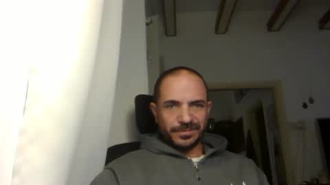 Snapshot of emmagold123 chatting on December 2024 04:51:02 AM Ariel online show from December 2024 04:51:02 AM