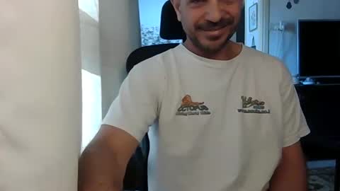 Snapshot of emmagold123 chatting on January 2025 08:45:01 AM Ariel online show from January 2025 08:45:01 AM