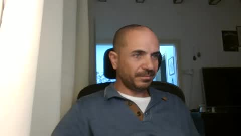 Snapshot of emmagold123 chatting on January 2025 04:45:01 PM Ariel online show from January 2025 04:45:01 PM