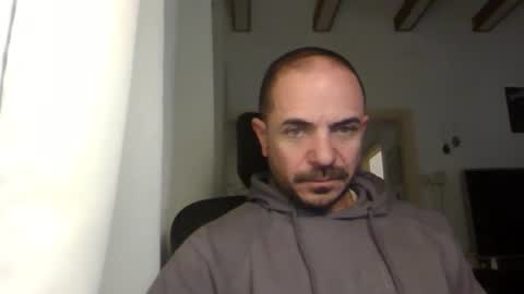 Snapshot of emmagold123 chatting on February 2025 05:10:01 AM Ariel online show from February 2025 05:10:01 AM