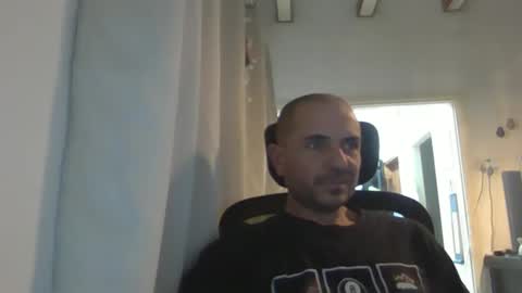 Snapshot of emmagold123 chatting on February 2025 08:25:01 PM Ariel online show from February 2025 08:25:01 PM