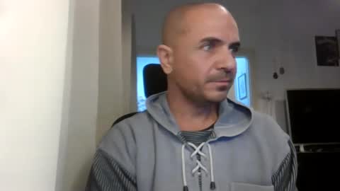 Snapshot of emmagold123 chatting on February 2025 06:08:02 PM Ariel online show from February 2025 06:08:02 PM