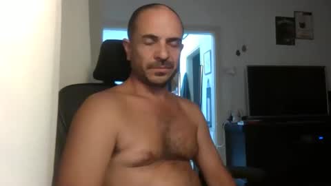 Snapshot of emmagold123 chatting on October 2025 08:17:01 PM Ariel online show from October 2025 08:17:01 PM