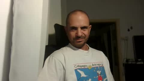 Snapshot of emmagold123 chatting on November 2025 11:51:01 PM Ariel online show from November 2025 11:51:01 PM