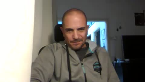 Snapshot of emmagold123 chatting on November 2025 10:08:02 PM Ariel online show from November 2025 10:08:02 PM