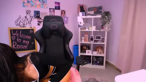 Emma online show from December 2024 09:28:02 AM