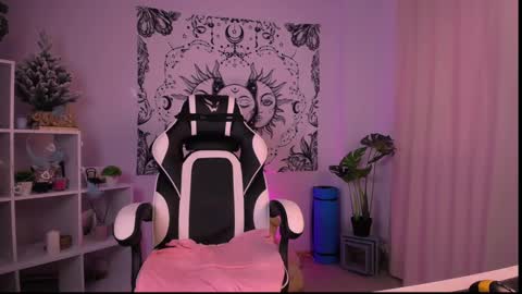 Emma online show from January 2025 06:54:01 AM