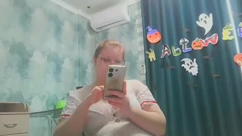 emmamelody online show from November 2025 09:00:02 AM