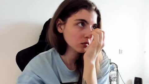 Emma online show from April 2026 01:03:02 PM