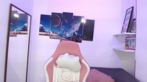 Snapshot of emmamyers_ chatting on December 2024 01:38:02 AM Emma  online show from December 2024 01:38:02 AM