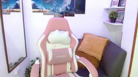 Snapshot of emmamyers_ chatting on March 2025 01:21:02 AM Emma  online show from March 2025 01:21:02 AM