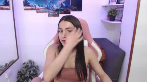 Snapshot of emmamyers_ chatting on March 2025 11:27:01 PM Emma  online show from March 2025 11:27:01 PM