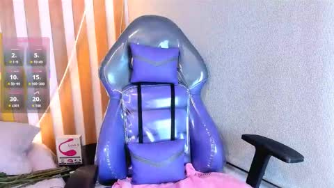 Snapshot of emmanaughty_ chatting on December 2025 10:48:01 PM emmanaughty_ online show from December 2025 10:48:01 PM