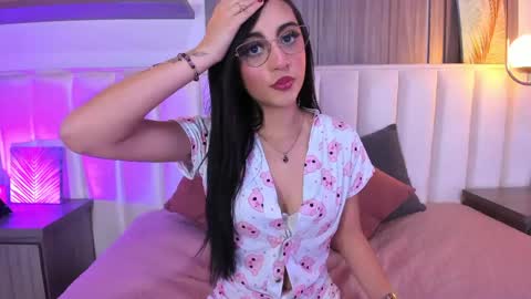 Emma online show from April 2026 09:04:02 PM