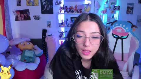 Snapshot of emmarosse11 chatting on February 2025 04:03:02 PM Emma online show from February 2025 04:03:02 PM