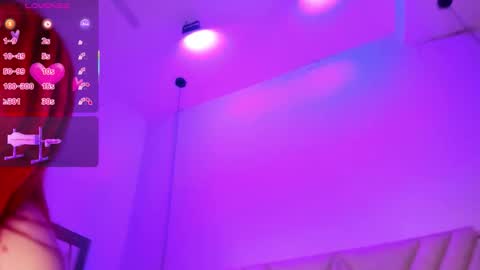 Snapshot of emmaswift1 chatting on October 2025 02:09:01 AM Emma online show from October 2025 02:09:01 AM