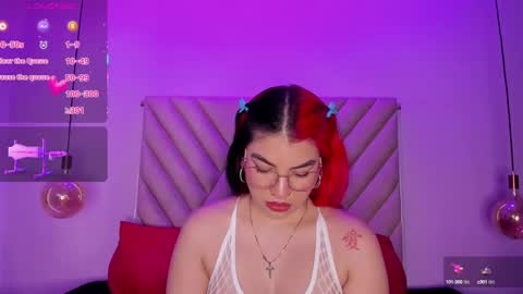 Snapshot of emmaswift1 chatting on October 2025 12:19:01 AM Emma online show from October 2025 12:19:01 AM