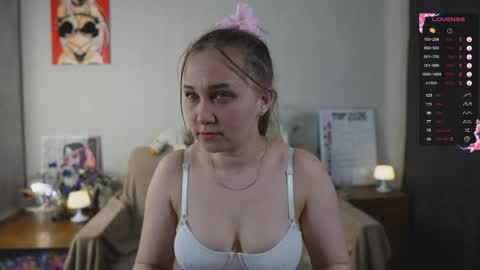 Mia online show from April 2026 09:39:33 PM