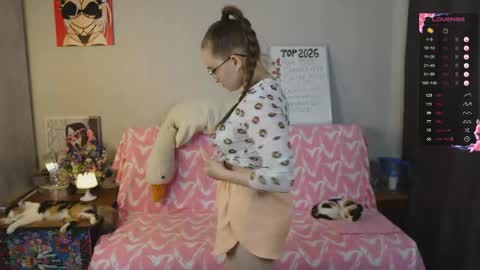 Mia online show from May 2026 11:27:02 AM