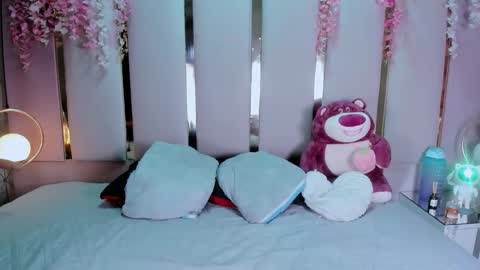 emmawilliams_2 online show from March 2026 05:51:01 AM