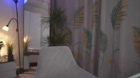 Emily online show from March 2025 05:50:02 PM