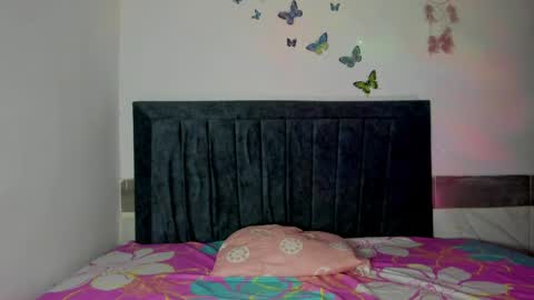 Emmie online show from April 2026 11:00:01 PM