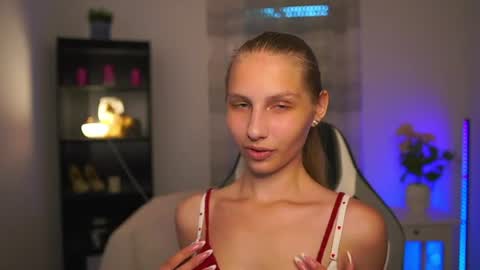 Snapshot of emmie_murray chatting on June 2026 02:12:01 PM Emmie online show from June 2026 02:12:01 PM