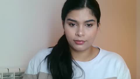 Snapshot of emmie_xxx chatting on December 2025 08:52:01 AM emmie online show from December 2025 08:52:01 AM