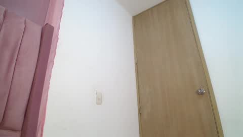 emmily online show from February 2025 06:26:02 AM