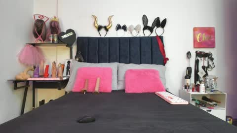 Snapshot of emmily_giraldo chatting on April 2026 12:51:02 PM online show from April 2026 12:51:02 PM
