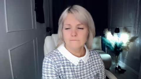 Snapshot of emmmam chatting on November 2025 10:00:02 PM emmmam online show from November 2025 10:00:02 PM