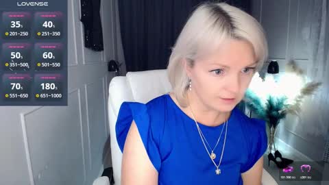 Snapshot of emmmam chatting on November 2025 10:12:01 PM emmmam online show from November 2025 10:12:01 PM