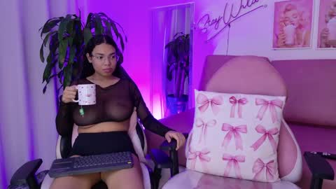 Snapshot of emmy_and_luna chatting on April 2026 12:31:01 PM Emmy and Luna online show from April 2026 12:31:01 PM