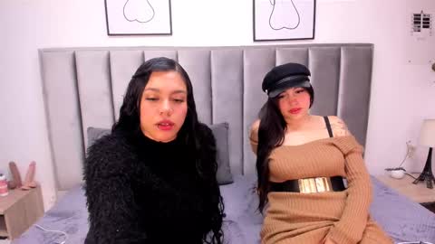 Emily  Laila  online show from September 2025 03:39:01 PM
