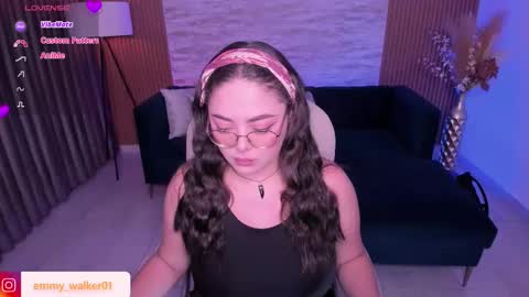 Emmy Walker online show from December 2025 11:08:01 AM