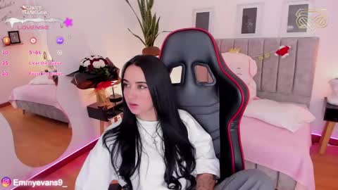 Snapshot of emmyevans1 chatting on December 2024 08:54:02 PM Emmy Evans  online show from December 2024 08:54:02 PM