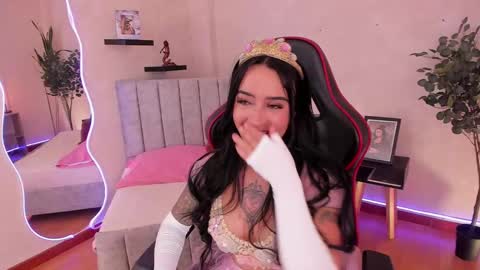 Snapshot of emmyevans1 chatting on September 2025 08:41:01 PM Emmy Evans  online show from September 2025 08:41:01 PM