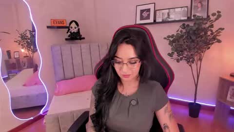 Snapshot of emmyevans1 chatting on September 2025 07:47:02 PM Emmy Evans  online show from September 2025 07:47:02 PM