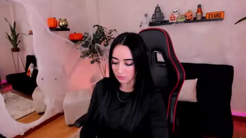 Snapshot of emmyevans1 chatting on October 2025 07:36:01 PM Emmy Evans  online show from October 2025 07:36:01 PM