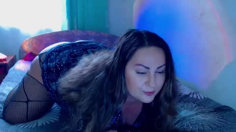 Snapshot of emmyxotty chatting on December 2024 10:28:02 AM Emmy online show from December 2024 10:28:02 AM