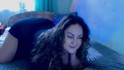 Snapshot of emmyxotty chatting on December 2024 10:17:02 AM Emmy online show from December 2024 10:17:02 AM