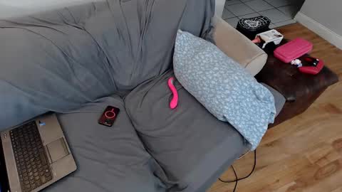 EmoDream1998 online show from February 2025 01:55:01 AM