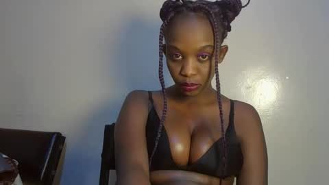 empress_emma online show from April 2026 09:39:33 PM