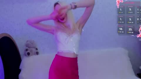 Snapshot of empress_ki chatting on February 2026 01:17:01 AM Ki online show from February 2026 01:17:01 AM